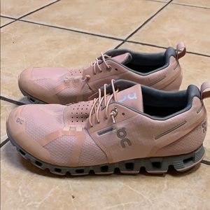 On Cloud waterproof shoes